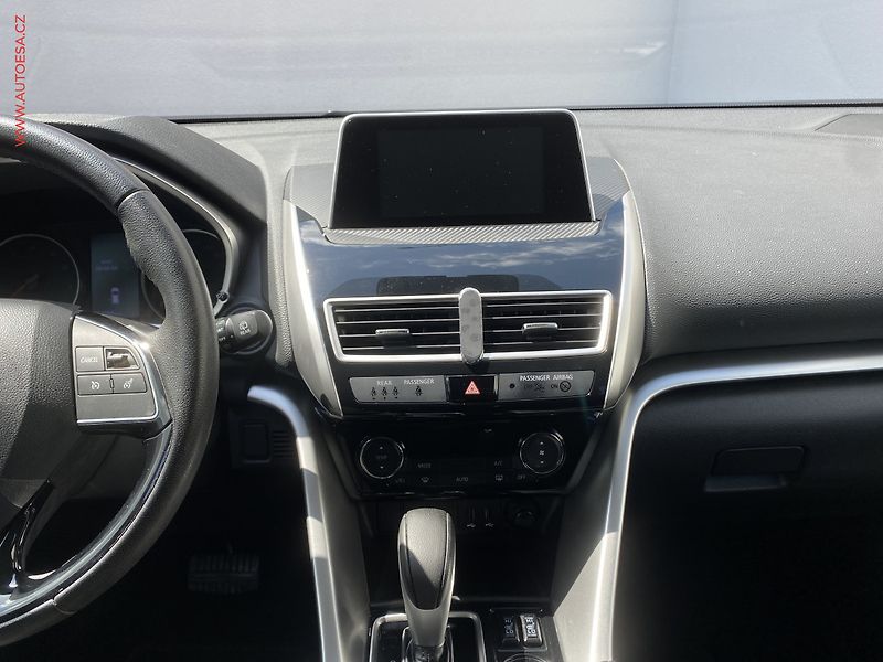Mitsubishi Eclipse Cross (2021) 1.5T-MiVEC, AT, kamera, +ALU - fotka 12 z 17