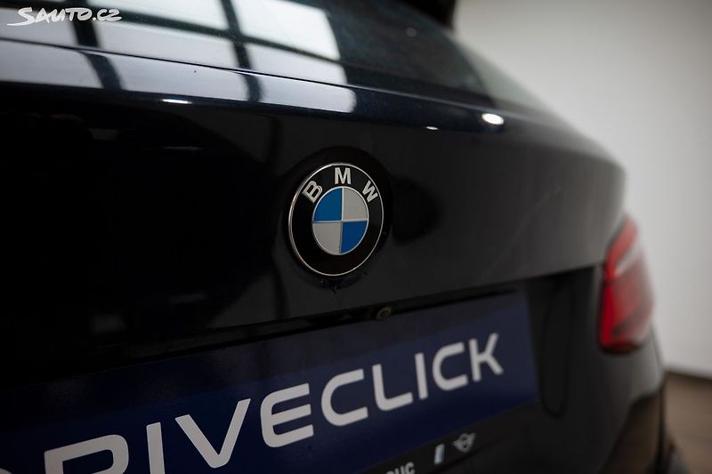 BMW Řada 2 216d Active Tourer - fotka 27 z 32