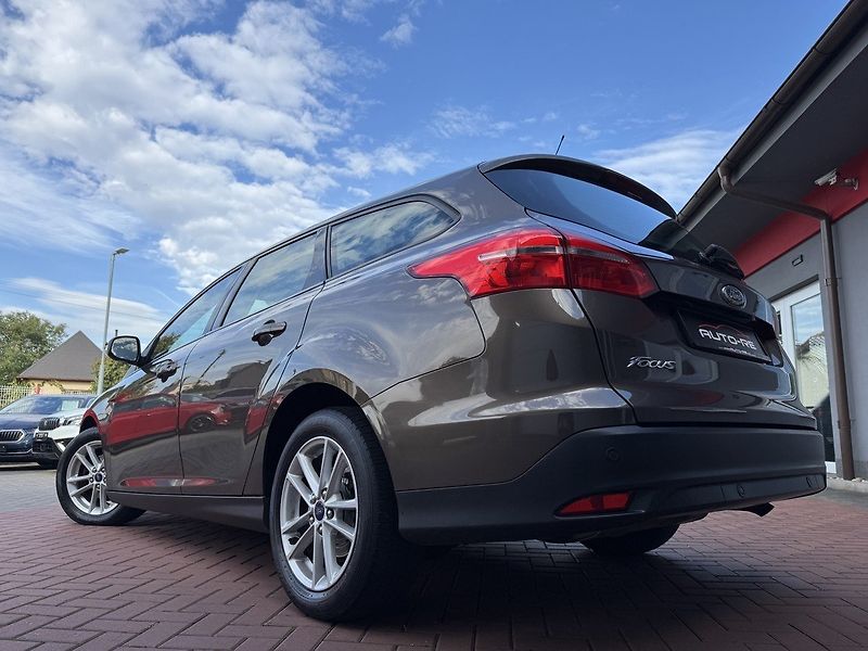 Ford Focus (2017) 1.6 Ti-VCT Digi Klima Tempomat - fotka 44 z 45