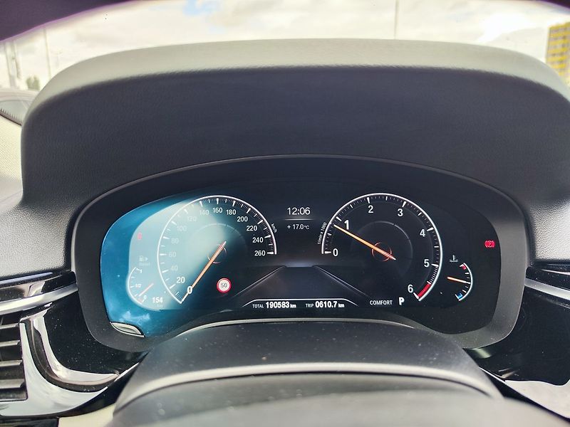 BMW Řada 5 520d/140kW Sportline - fotka 16 z 34