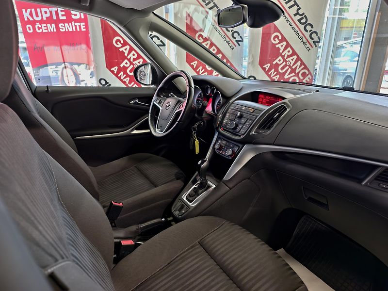 Opel Zafira TOURER 1.4 TURBO 103kW 7 MÍST  - fotka 8 z 23