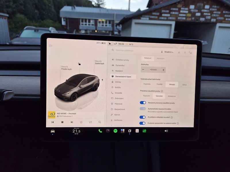 Tesla Model Y RWD 235kw 95,3 % - fotka 24 z 49