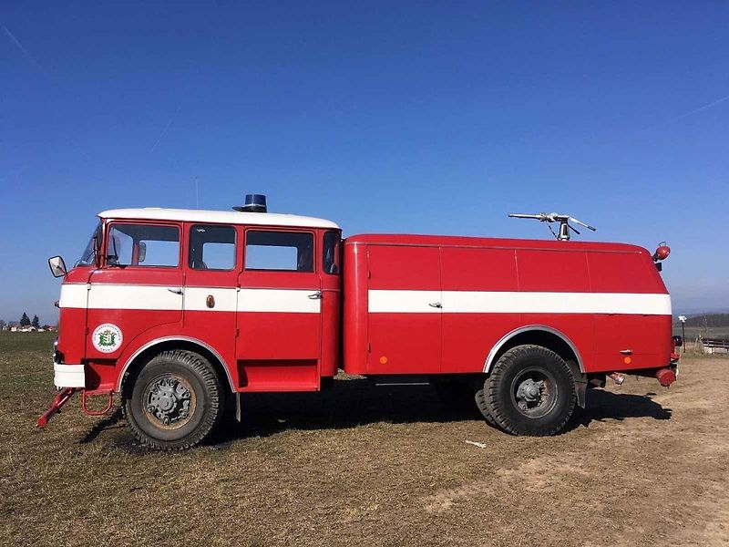 CAS 25 Škoda 706 RTHP (cisternová automobilová stříkačka)