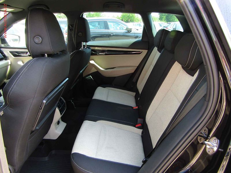 Škoda Karoq (2018) 1.6TDi, ČR, Style, DSG, TZ - fotka 10 z 17