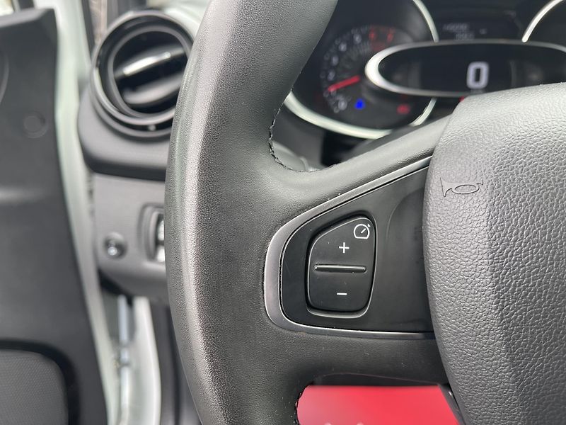 Renault Clio 0,9TCe 90Ps! LIMIT-NAVI-DPH-ČR - fotka 34 z 45