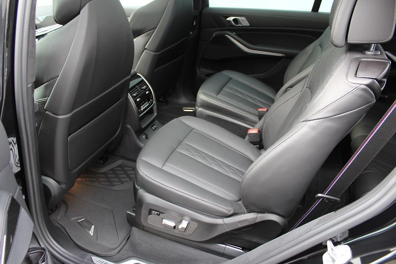 BMW X7 xDrive40d Mpaket CZ - fotka 11 z 26