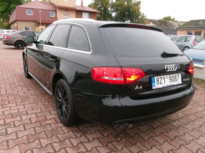 Audi A4 (2008) 2,0TDI AC TEMP VÝHŘEV ALU - fotka 7 z 31