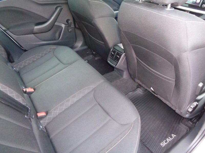 Škoda Scala 1.0 TSi Ambition  81kW - fotka 18 z 23