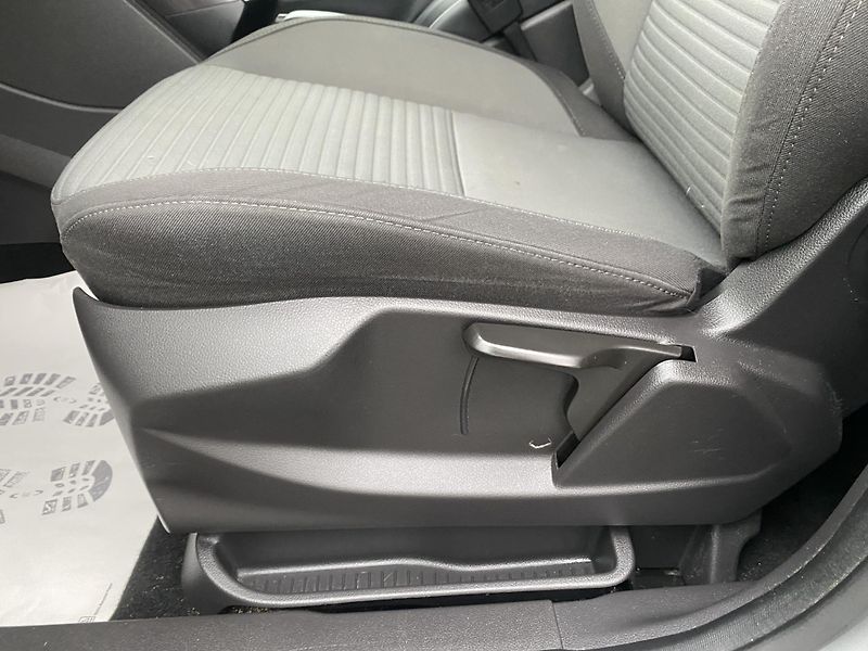 Ford C-MAX 1.5TDC-i 120PS NEW MODEL NAVI! - fotka 142 z 155