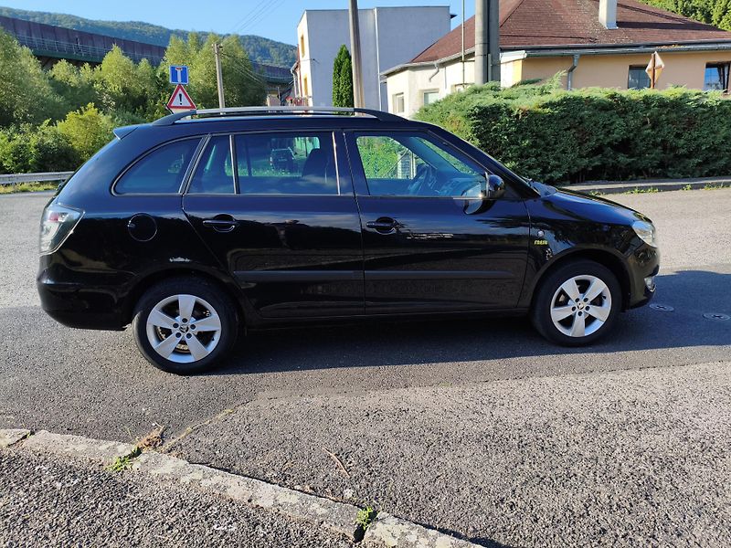 Škoda Fabia (2014) 1,2 TSI Style Fresh Combi - fotka 5 z 30