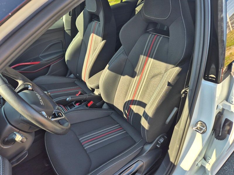 Škoda Fabia (2025) Monte Carlo 1.0TSi 85kW 6°manu - fotka 12 z 26