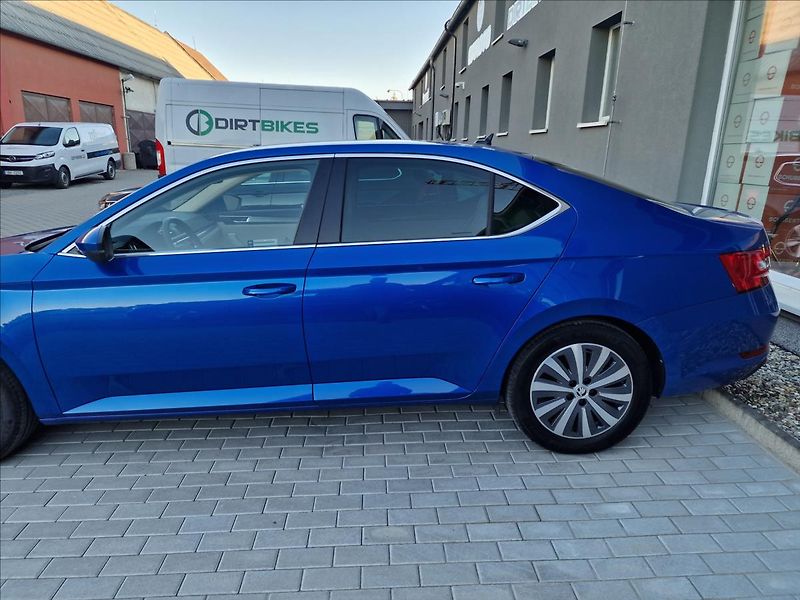 Škoda Superb 2.0TDI DSG Style,ČR,1.Majitel - fotka 44 z 50
