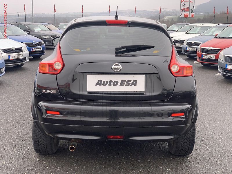 Nissan Juke (2010) 1.6i, AC, tempo - fotka 5 z 17