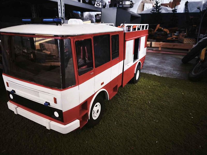 U vstupu do muzea překvapí stylově zařízená recepce z Barkasu.
