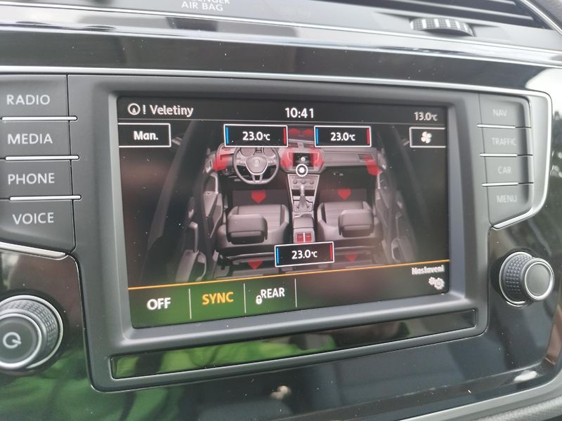 Volkswagen Touran 1,6 TDI  - fotka 20 z 29