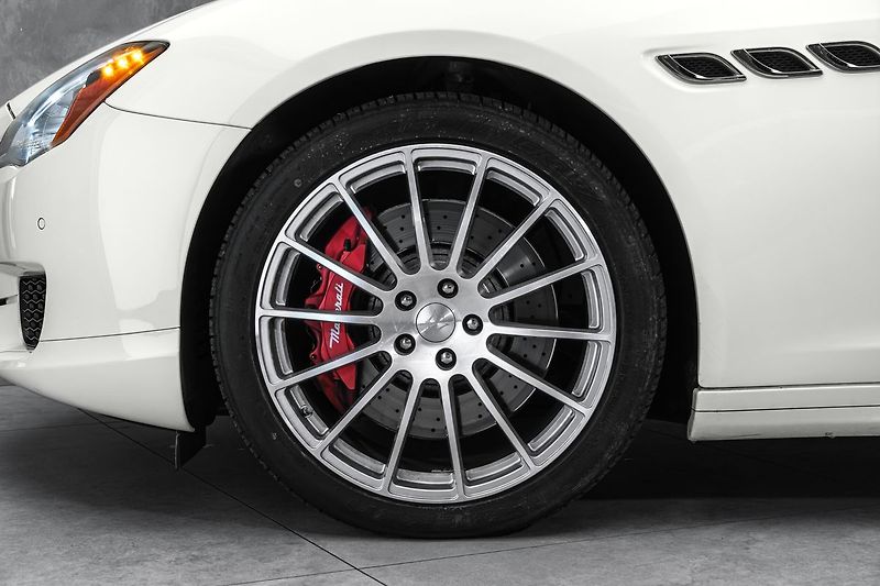 Maserati Quattroporte GTS V8 530PS - fotka 2 z 25