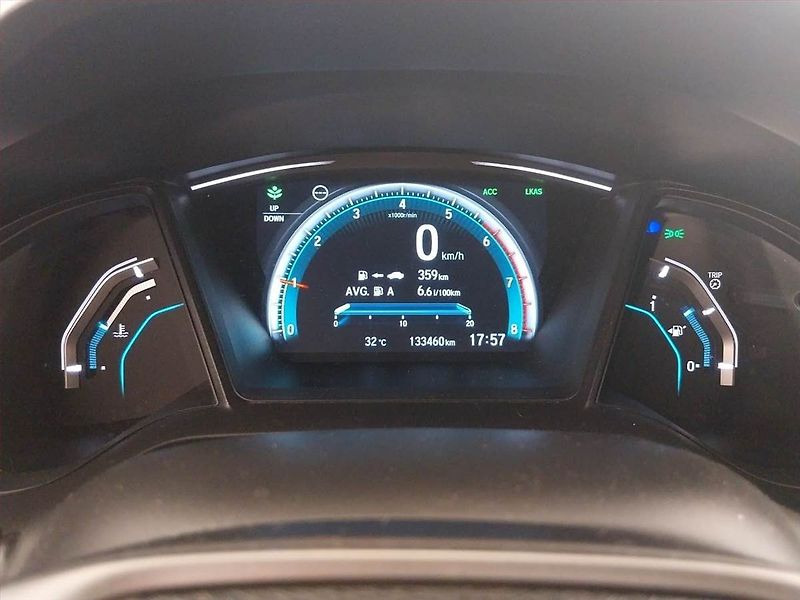 Honda Civic (2017) 1.0 VTEC Turbo, Serv.kniha - fotka 11 z 21