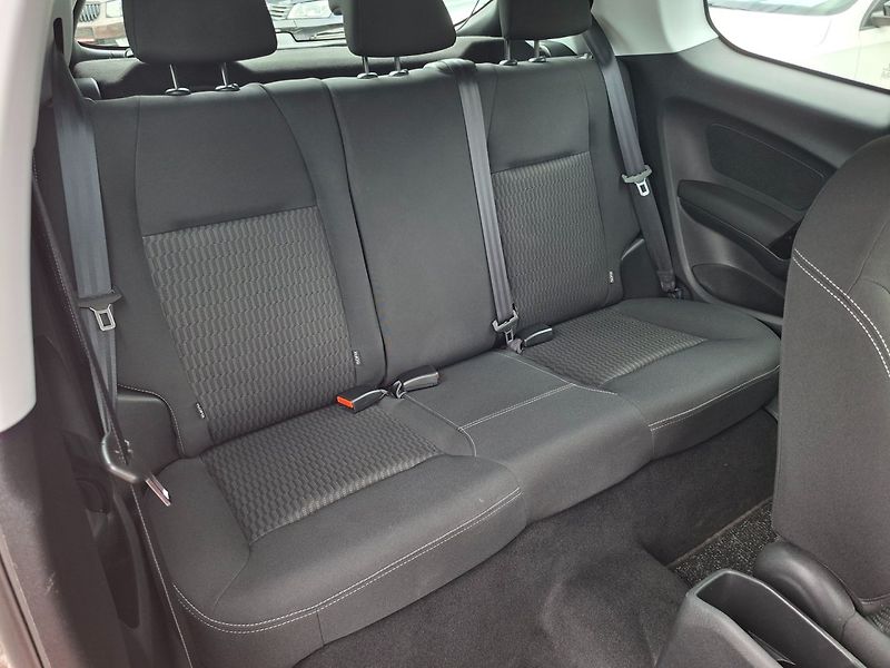Peugeot 208 (2015) 1.0i 50kW -KLIMA-SENZORY - fotka 25 z 42