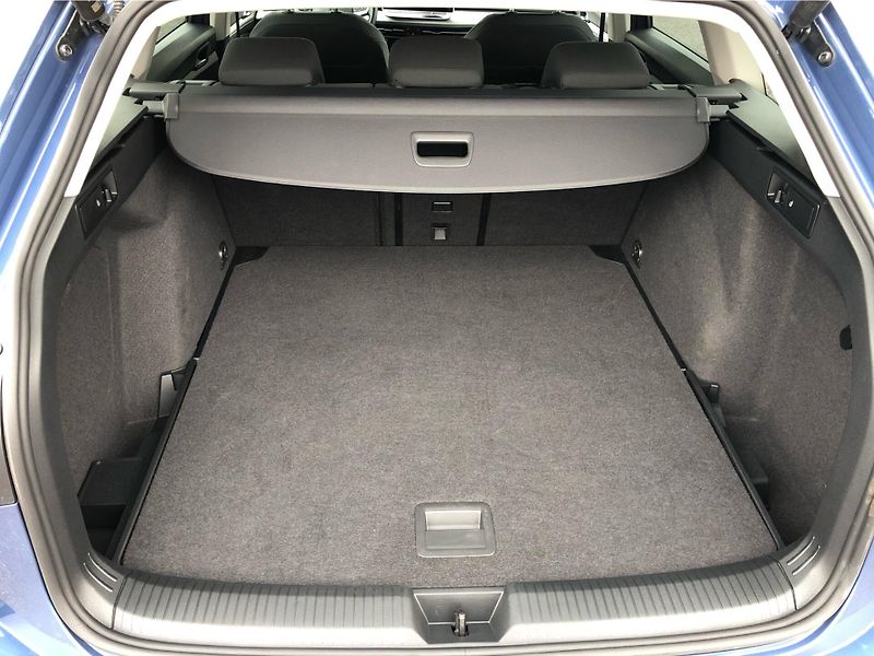 Volkswagen Golf 1.5 eTSi DSG 7st. LIFE - fotka 13 z 29