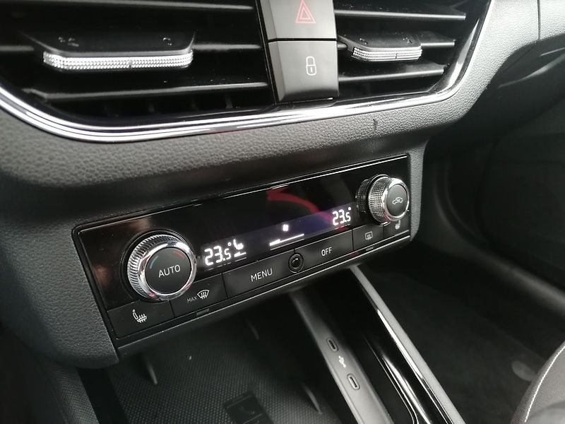 Škoda Scala (2021) 1.5 TSi MONTE CARLO 110kW,Pano - fotka 13 z 29