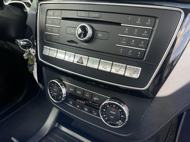 Mercedes-Benz GLS 350d 4MATIC - fotka 18 z 22