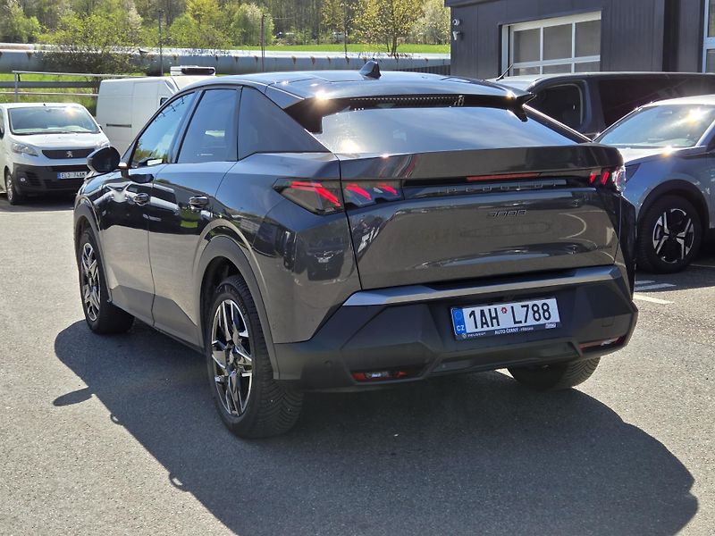 Peugeot 3008 (2025) GT Hybrid e-DCS 145  - fotka 3 z 31