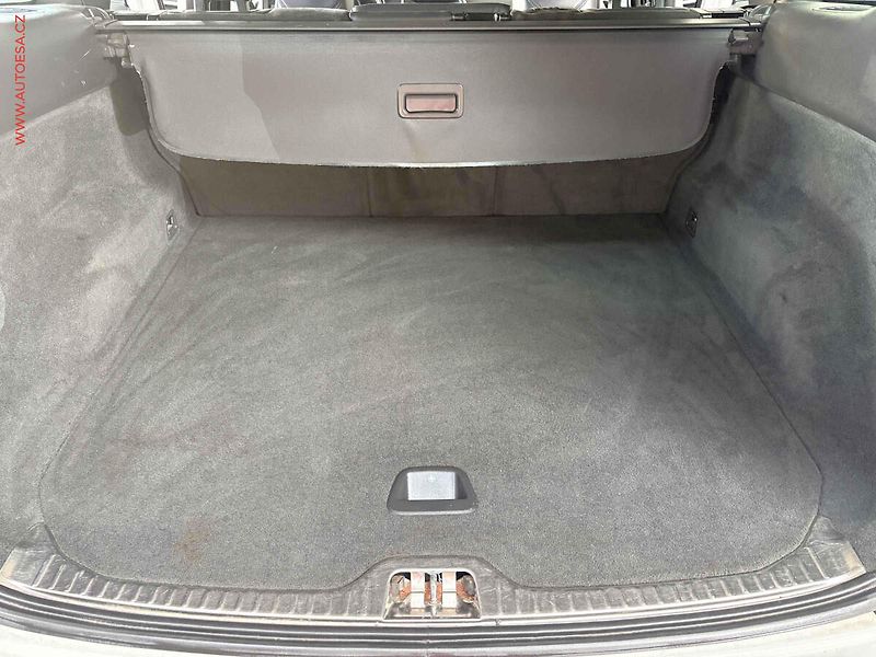 Volvo XC60 (2014) 2.0 D4, ČR, STK7/28, výhřev - fotka 7 z 14