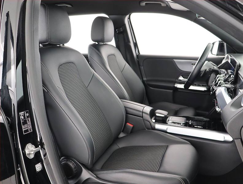 Mercedes-Benz GLB (2022) 200 d 4MATIC - fotka 9 z 26