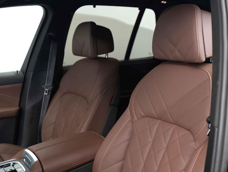 BMW X5 xDrive40d - fotka 19 z 23
