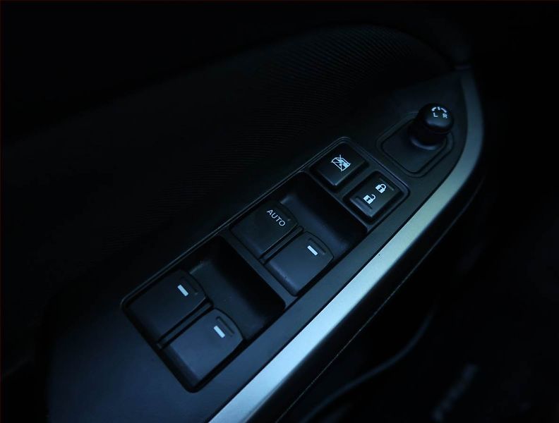 Suzuki Vitara (2023) Premium 1.4 BoosterJet - fotka 16 z 19