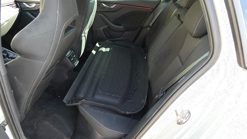 Škoda Scala 1.0 TSI DSG Drive - fotka 20 z 23