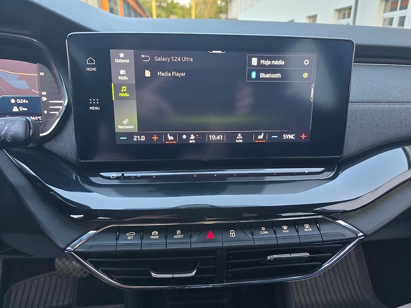 Škoda Octavia 2.0TDi 110kW DSG STYLE + NAVI - fotka 32 z 44