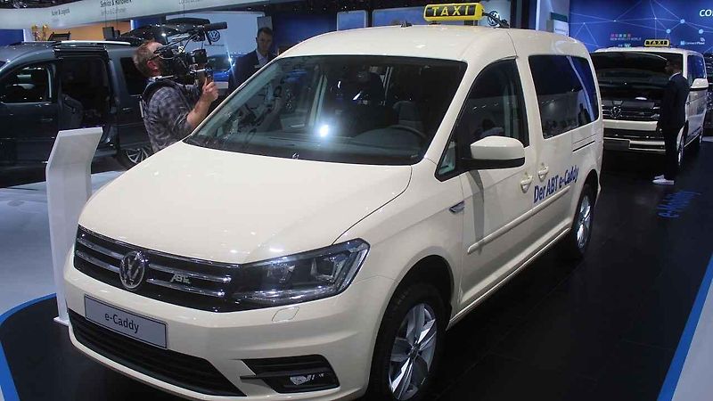 Volkswagen už naznačuje, jak by mohl vypadat příští Transporter