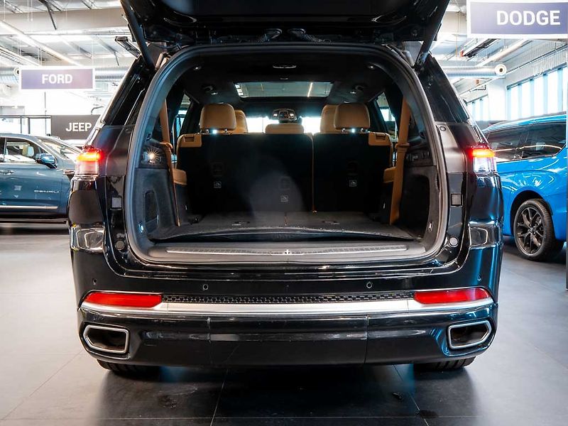 Jeep Grand Cherokee (2023) 5.7 Summit Reserve L V8 HeadUp - fotka 6 z 48