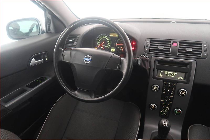 Volvo C30 (2007) 1.6 D, nová STK, v provozu - fotka 7 z 14