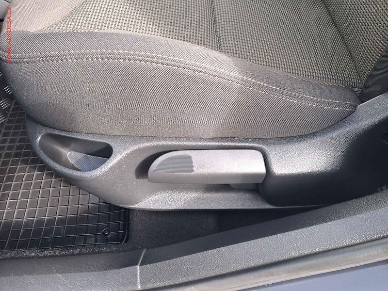 Peugeot 308 (2013) 1.6 VTi, 2.maj,ČR, servis - fotka 14 z 15