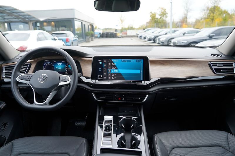 Volkswagen Atlas 2.0 TSI/automat/kůže/7 míst - fotka 24 z 49