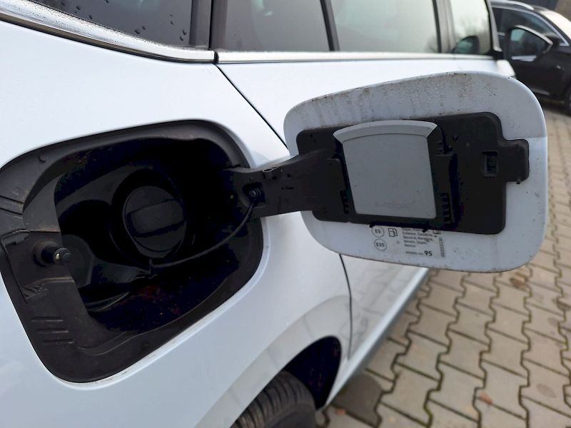 Škoda Kamiq (2024) 1.0TSI / 85 kW / 6MP / TOP SEL - fotka 27 z 29