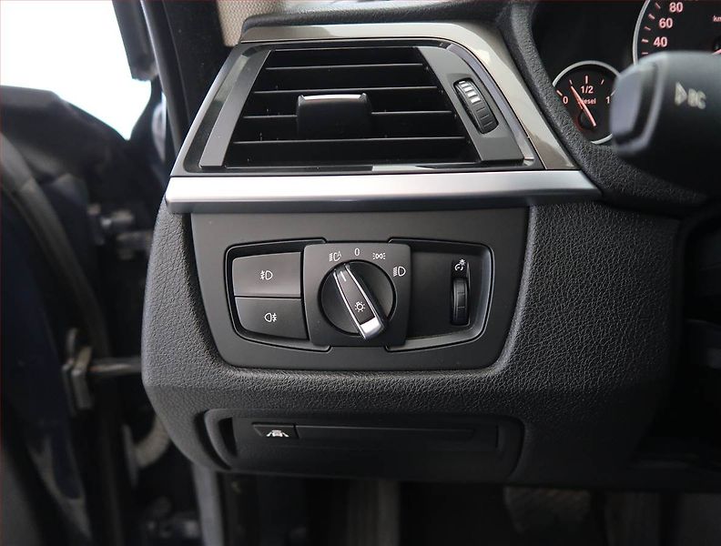 BMW Řada 4 (2015) 430d xDrive, 4X4, Automat - fotka 20 z 25