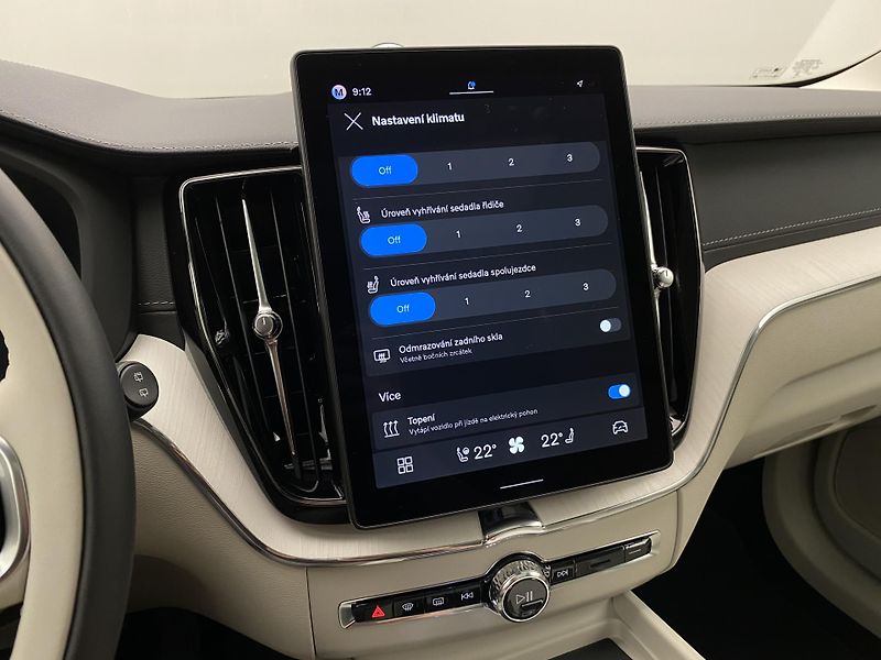 Volvo XC60 T8 AWD RECHARGE DARK ULTRA CZ - fotka 45 z 64