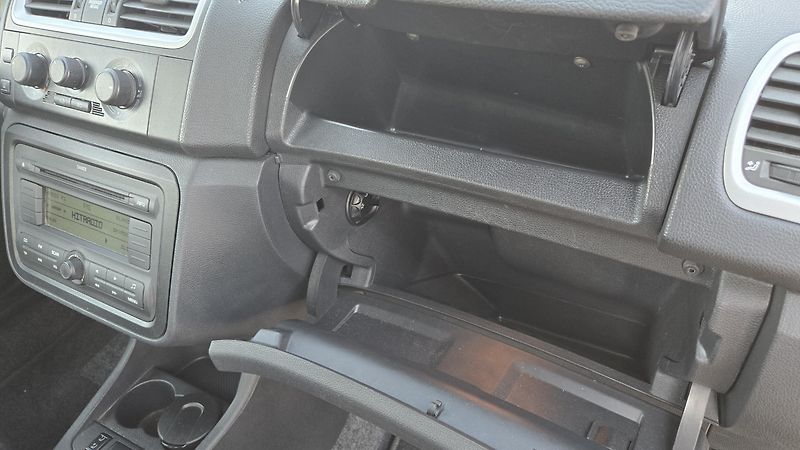Škoda Fabia 1.4 16V AMBIENTE 1MAJITEL - fotka 25 z 36