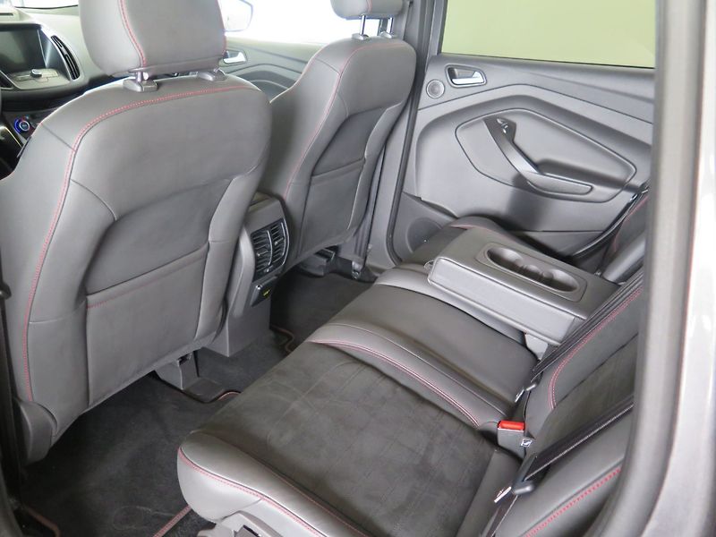 Ford Kuga (2018) 1.5EB,klima,kamera,navi,výhřev - fotka 16 z 28