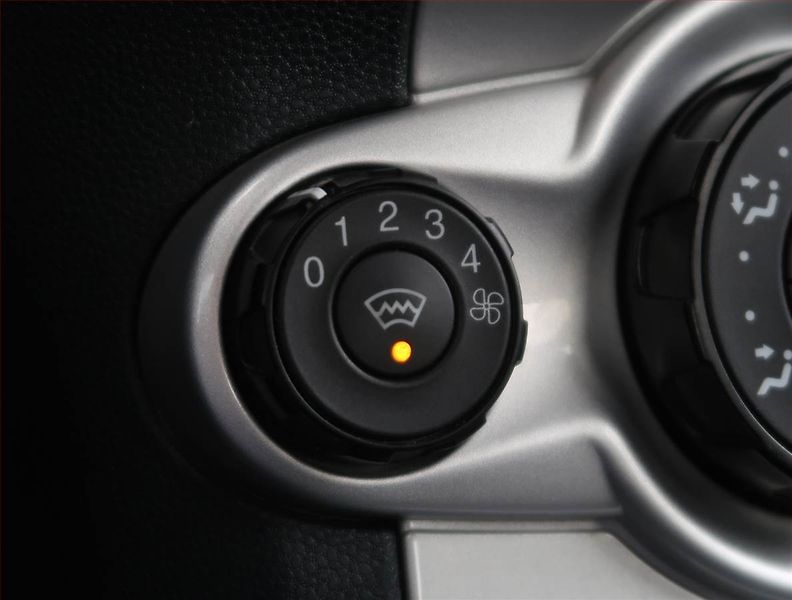 Ford Fiesta (2008) 1.6 Ti-VCT, Serv.kniha - fotka 16 z 18