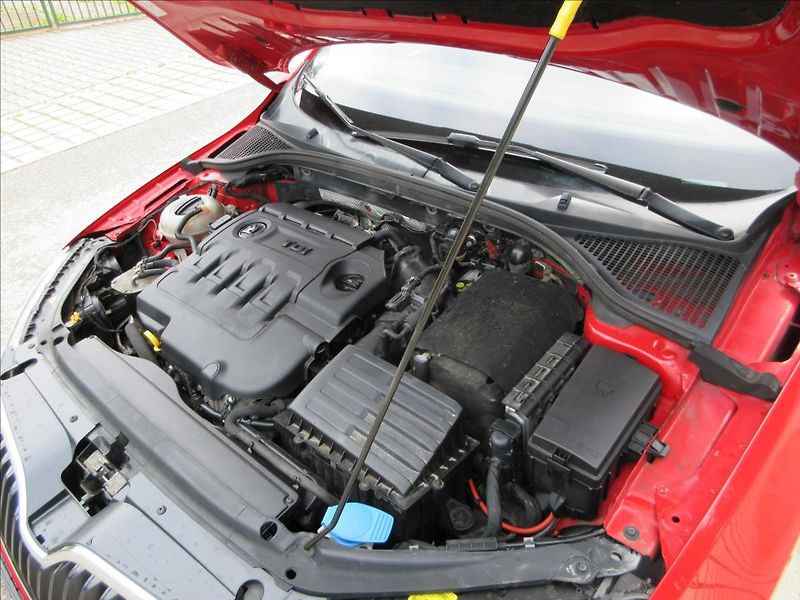 Škoda Octavia 1,6 TDi 81 Kw, Nové v ČR - fotka 25 z 25