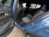 Volvo XC40 T2 FWD MOMENTUM // 1. maj. - náhled 19