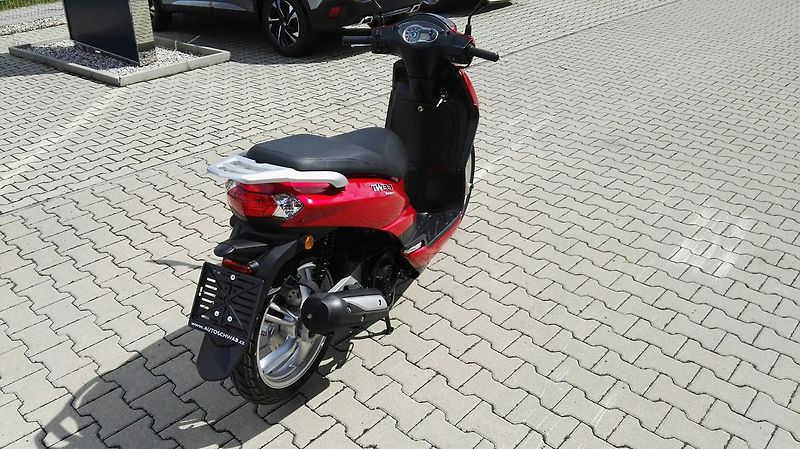 Peugeot Tweet 125i (2025) Tweet 125i SBC EURO 5 - fotka 5 z 10