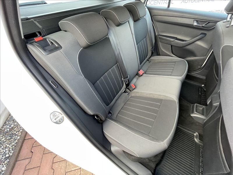 Škoda Fabia 1,0 TSi,STYLE,Po serv.,ČR,DPH - fotka 21 z 22