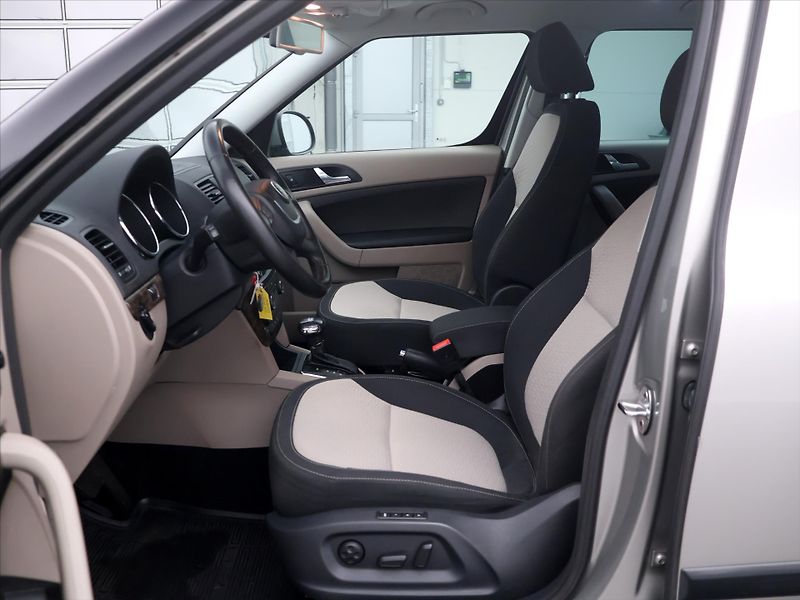 Škoda Yeti 2.0 TDI 103KW 4X4 PANORAMA - fotka 11 z 31
