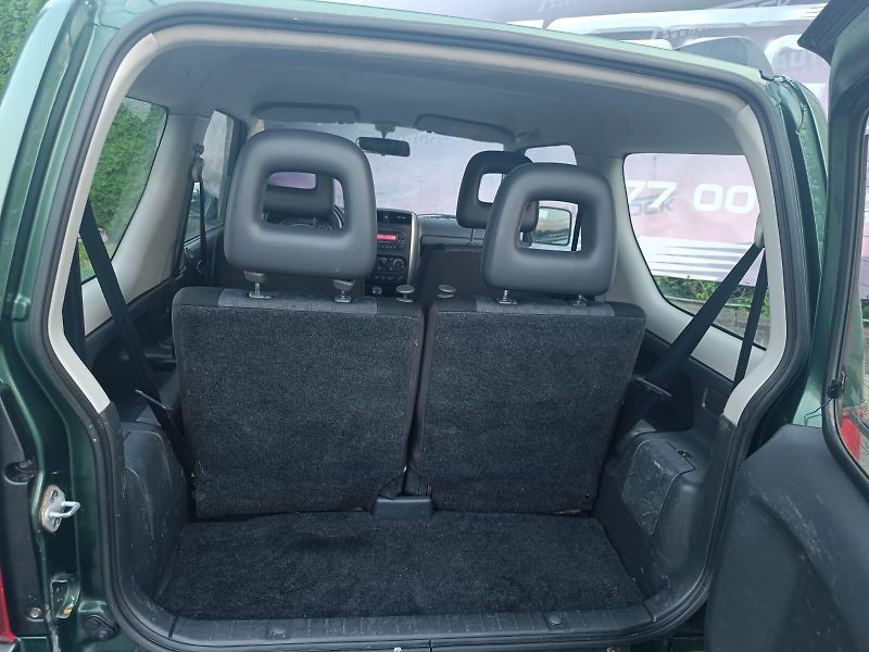 Suzuki Jimny 1.3/63kW, benzin, 4x4 - fotka 16 z 23