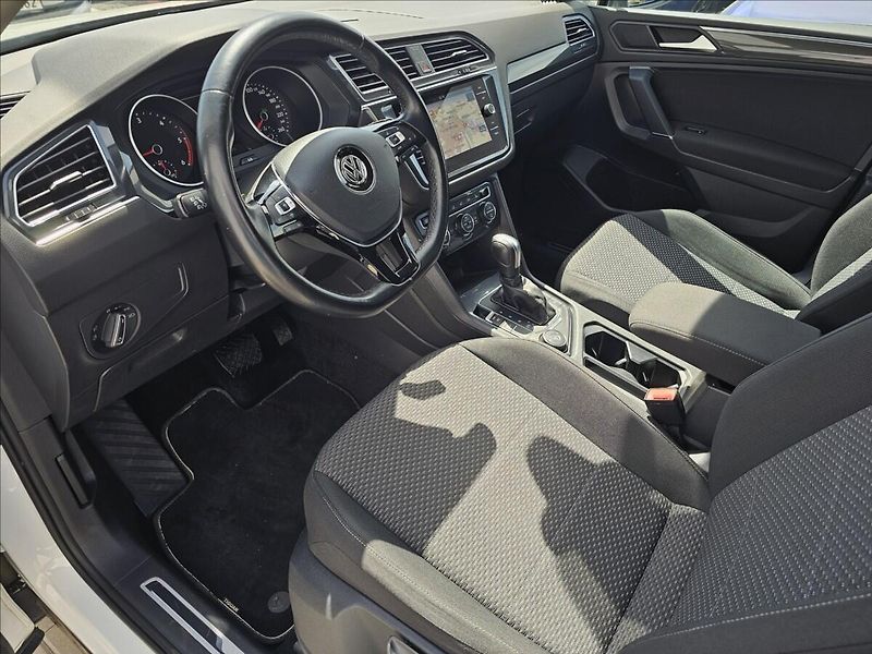 Volkswagen Tiguan Allspace 2,0 TDi R LINE DSG  4X4 NAVI - fotka 11 z 45